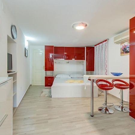 מאלי לוסיניי Apartments Leila מראה חיצוני תמונה