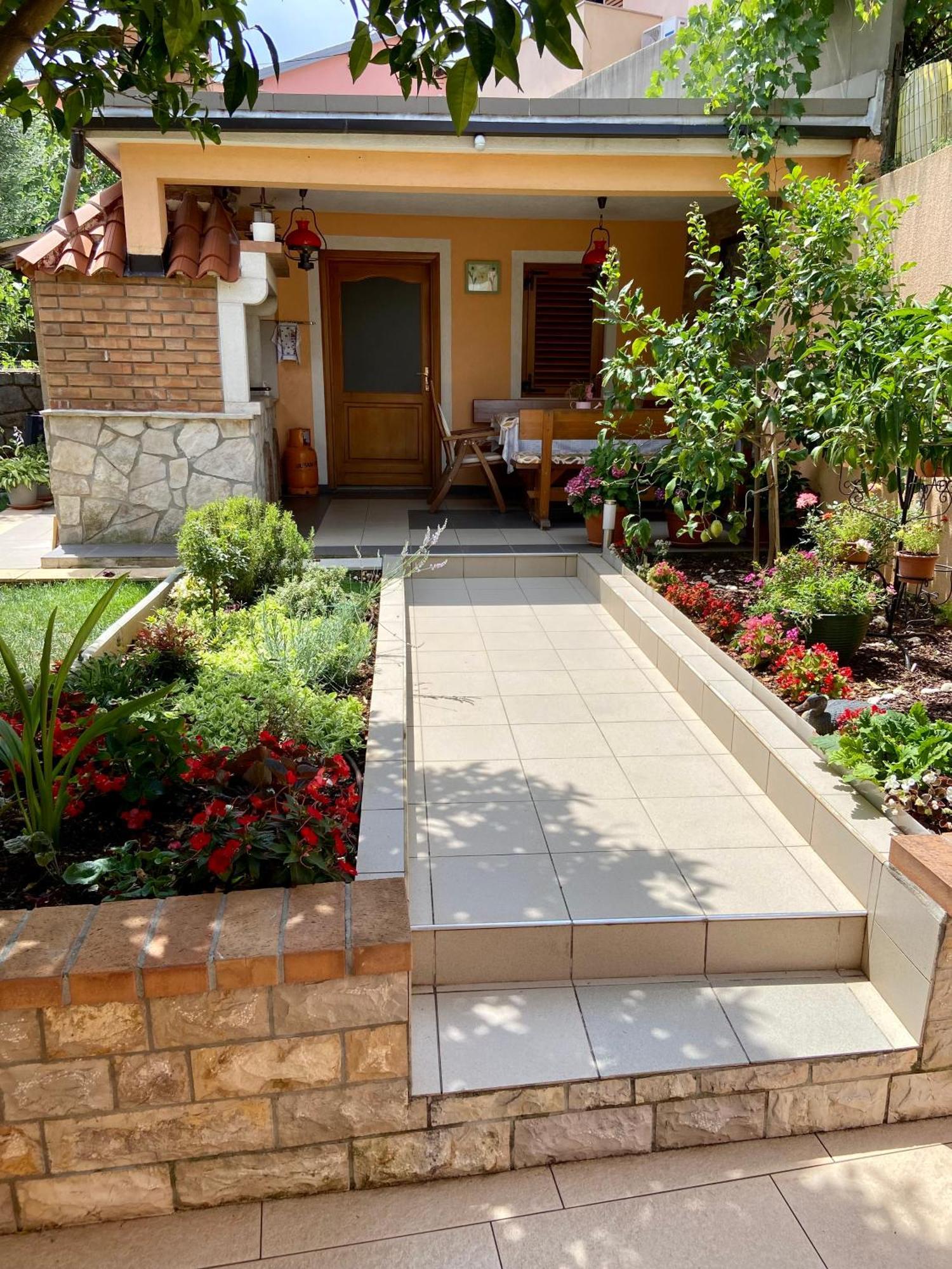 מאלי לוסיניי Apartments Leila מראה חיצוני תמונה