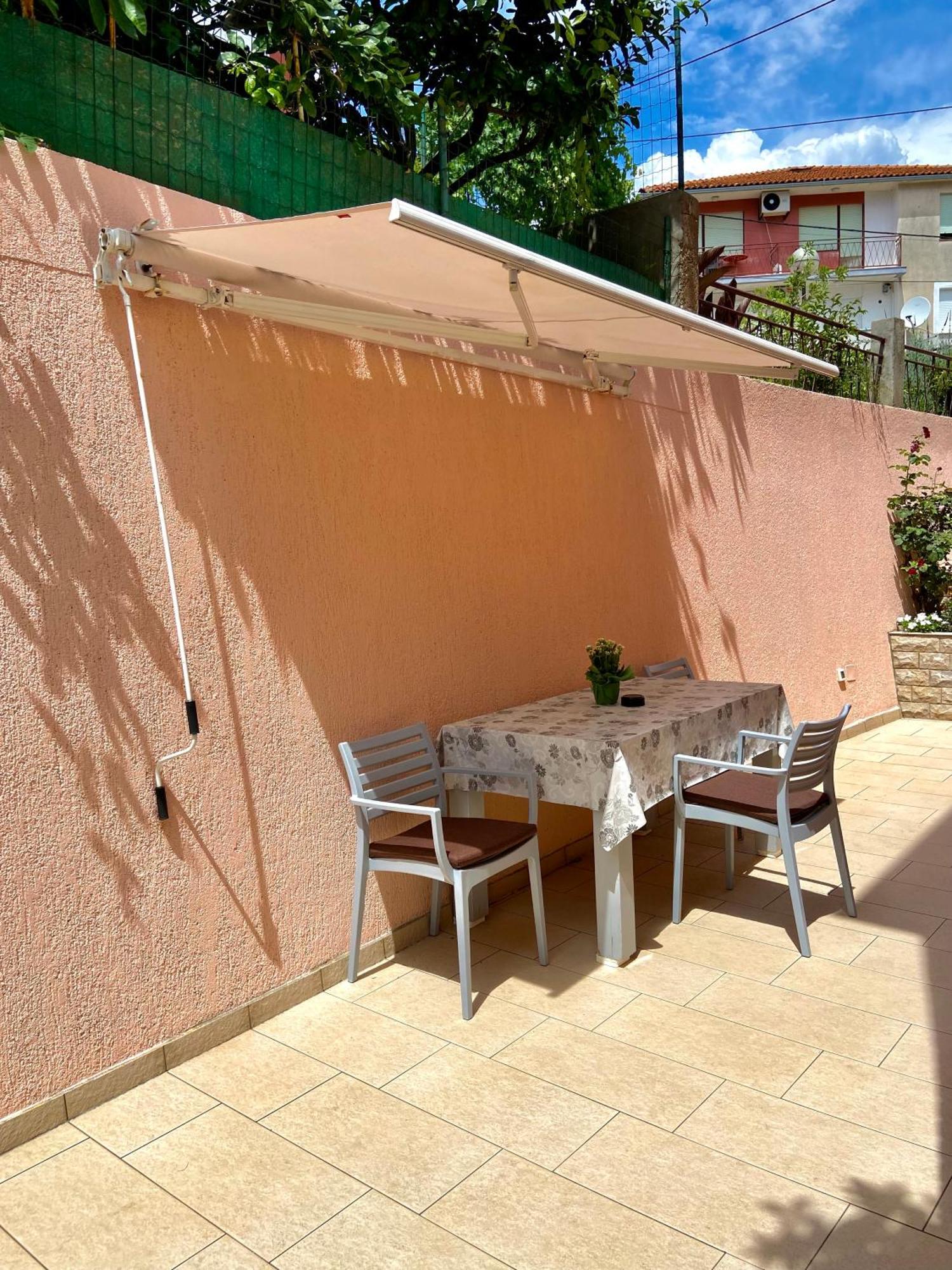 מאלי לוסיניי Apartments Leila מראה חיצוני תמונה