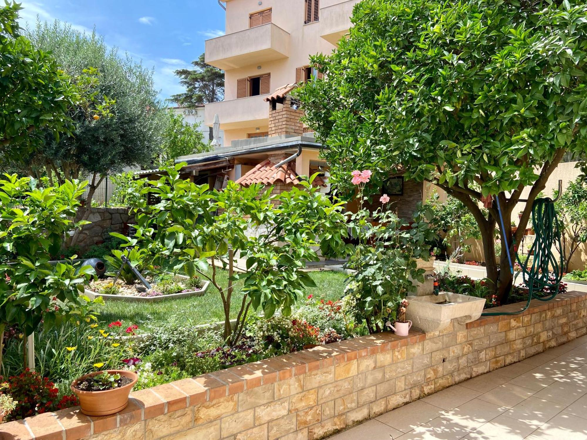 מאלי לוסיניי Apartments Leila מראה חיצוני תמונה
