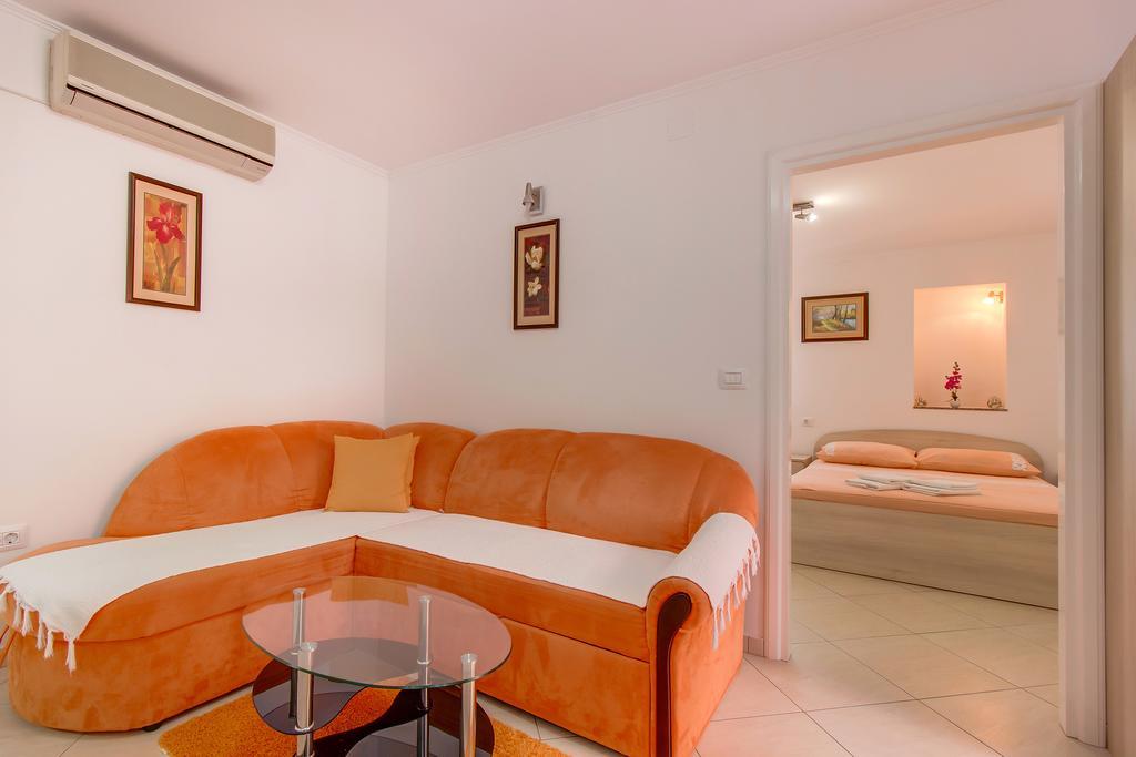 מאלי לוסיניי Apartments Leila מראה חיצוני תמונה