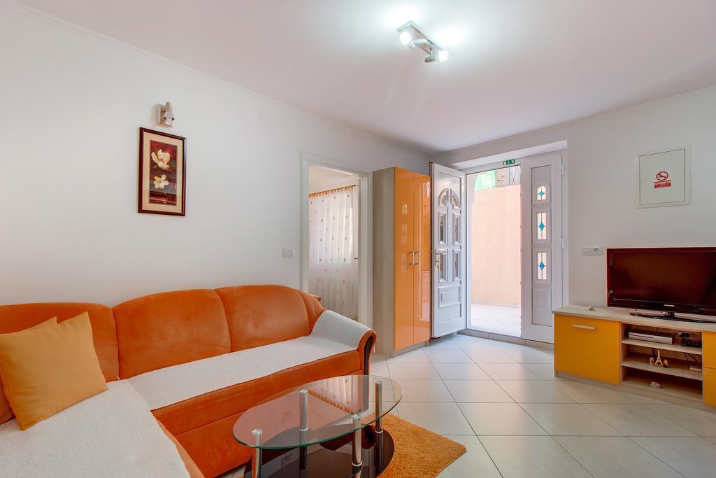 מאלי לוסיניי Apartments Leila מראה חיצוני תמונה