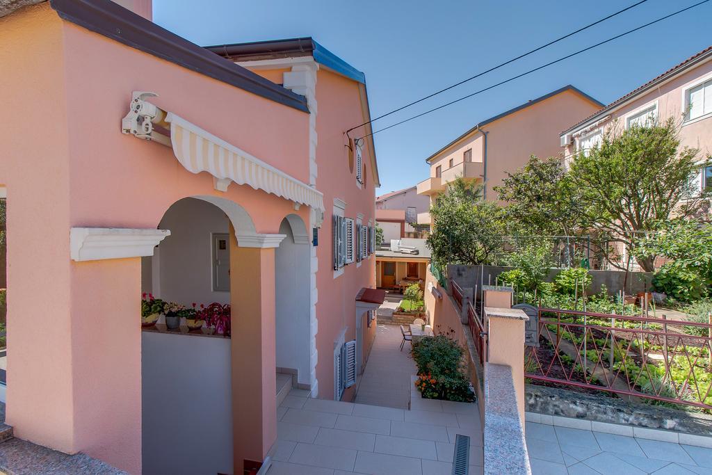 מאלי לוסיניי Apartments Leila מראה חיצוני תמונה