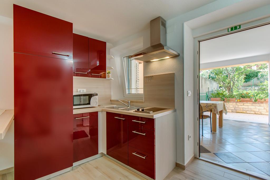 מאלי לוסיניי Apartments Leila מראה חיצוני תמונה